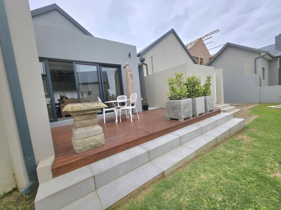 3 Bedroom Property for Sale in Outeniquasbosch Western Cape